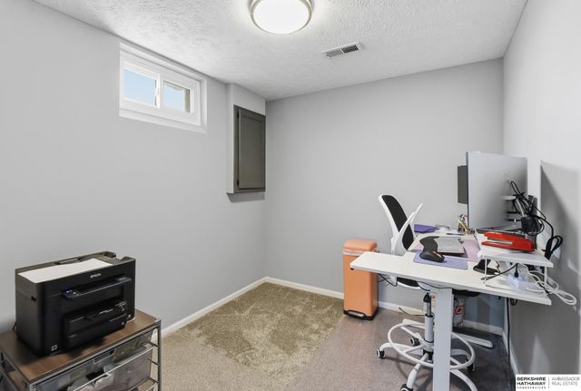 2427 Corn Drive, Papillion, NE 68046