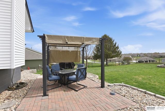 2427 Corn Drive, Papillion, NE 68046