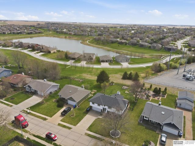 2427 Corn Drive, Papillion, NE 68046