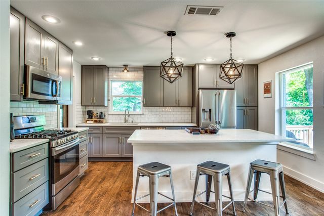 2427 Driftway Drive, Dallas, TX 75228