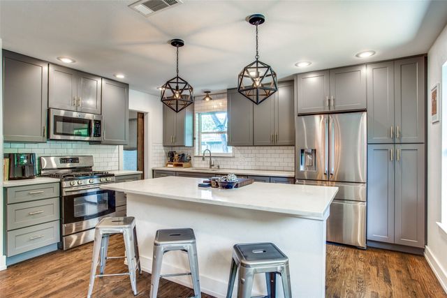2427 Driftway Drive, Dallas, TX 75228