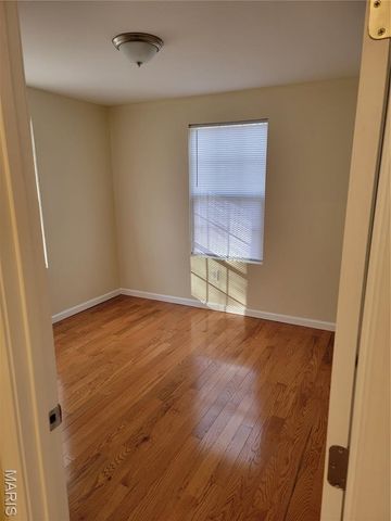 709 Suburban Avenue, Ferguson, MO 63135