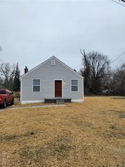 709 Suburban Avenue, Ferguson, MO 63135
