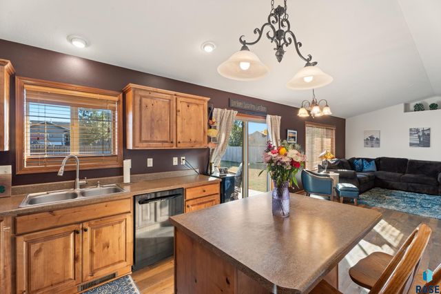 904 Honeysuckle Dr Dr Drive, Harrisburg, SD 57032