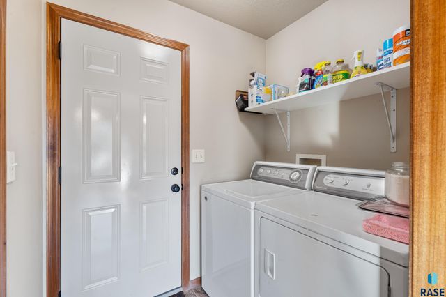 904 Honeysuckle Dr Dr Drive, Harrisburg, SD 57032