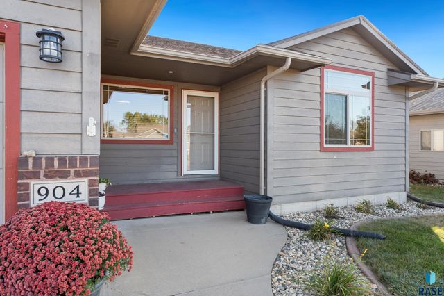 904 Honeysuckle Dr Dr Drive, Harrisburg, SD 57032