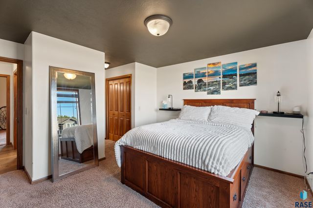 904 Honeysuckle Dr Dr Drive, Harrisburg, SD 57032