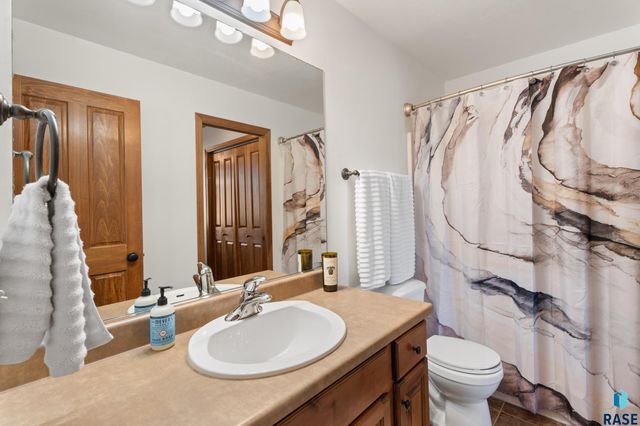 904 Honeysuckle Dr Dr Drive, Harrisburg, SD 57032