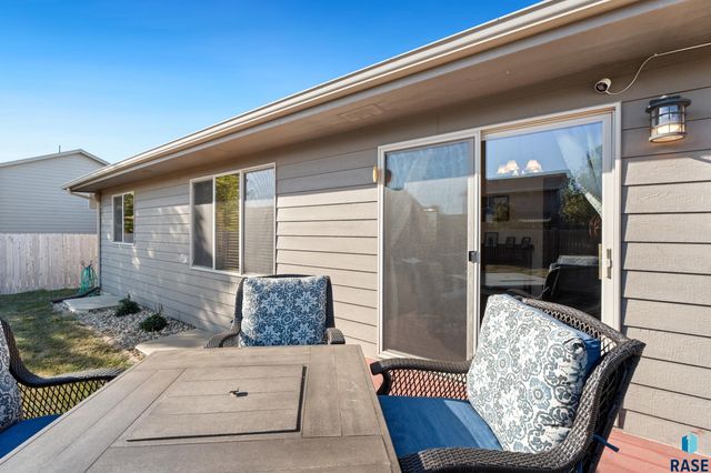 904 Honeysuckle Dr Dr Drive, Harrisburg, SD 57032