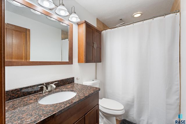 904 Honeysuckle Dr Dr Drive, Harrisburg, SD 57032