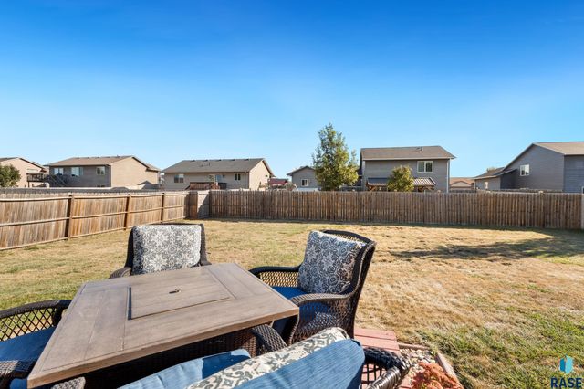 904 Honeysuckle Dr Dr Drive, Harrisburg, SD 57032