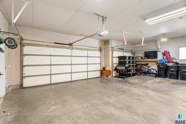 904 Honeysuckle Dr Dr Drive, Harrisburg, SD 57032