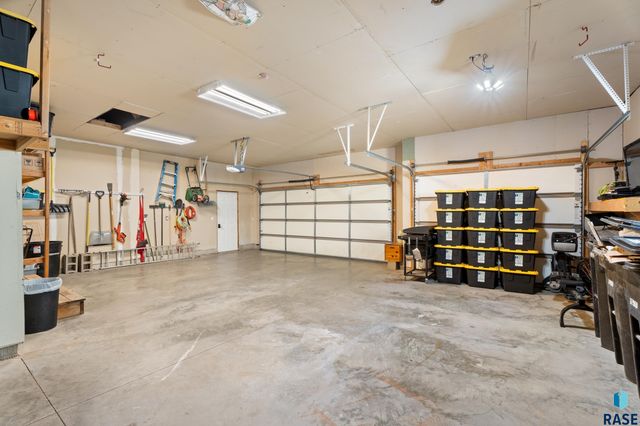 904 Honeysuckle Dr Dr Drive, Harrisburg, SD 57032