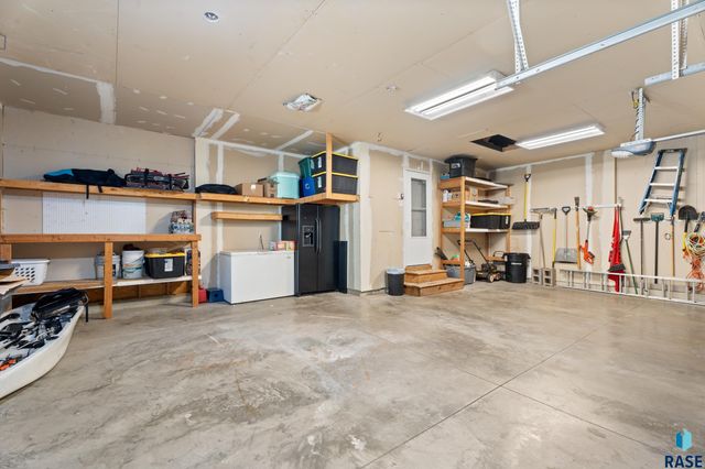 904 Honeysuckle Dr Dr Drive, Harrisburg, SD 57032