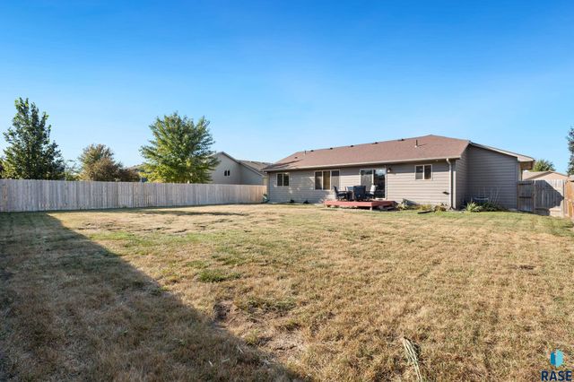 904 Honeysuckle Dr Dr Drive, Harrisburg, SD 57032