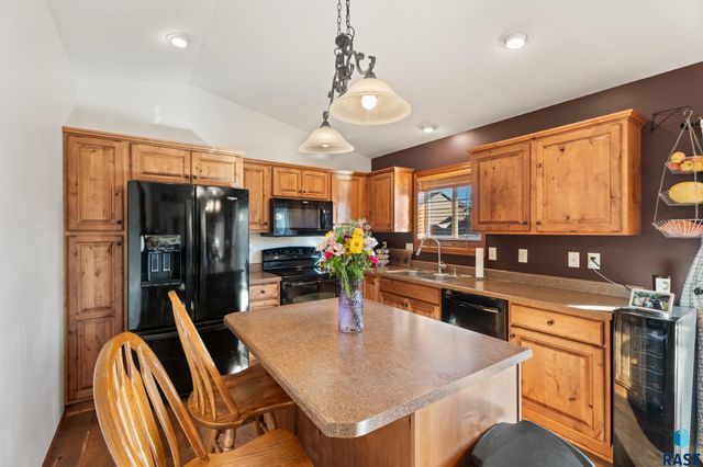 904 Honeysuckle Dr Dr Drive, Harrisburg, SD 57032