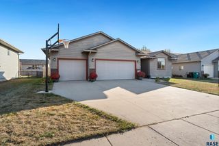 904 Honeysuckle Dr Dr Drive, Harrisburg, SD 57032