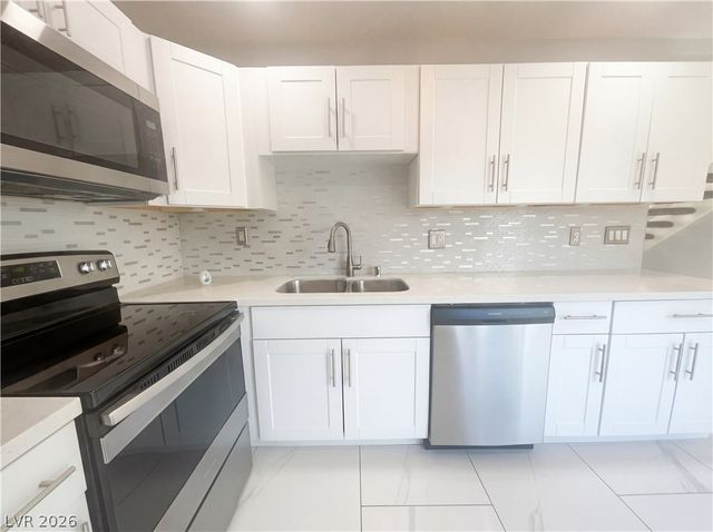 568 Willow Green Drive, Las Vegas, NV 89169