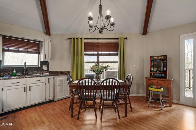 1103 Villa Lane, Gatlinburg, TN 37738