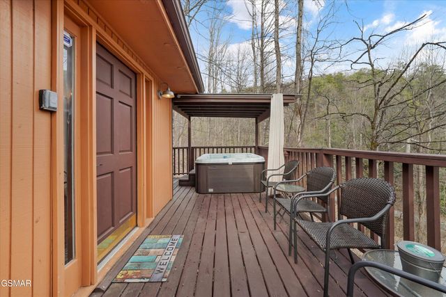 1103 Villa Lane, Gatlinburg, TN 37738
