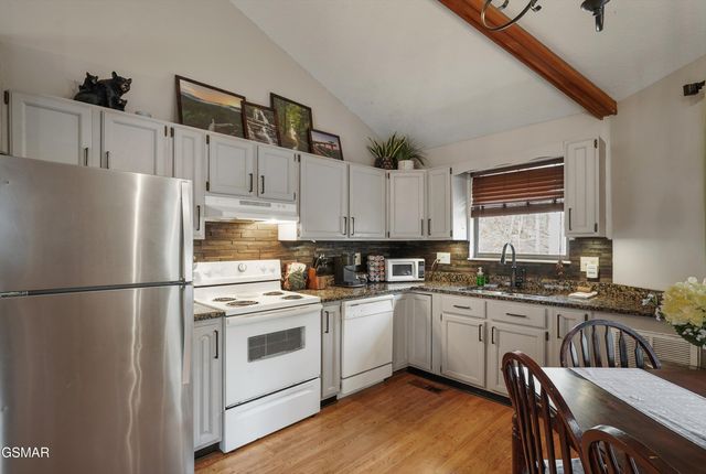 1103 Villa Lane, Gatlinburg, TN 37738