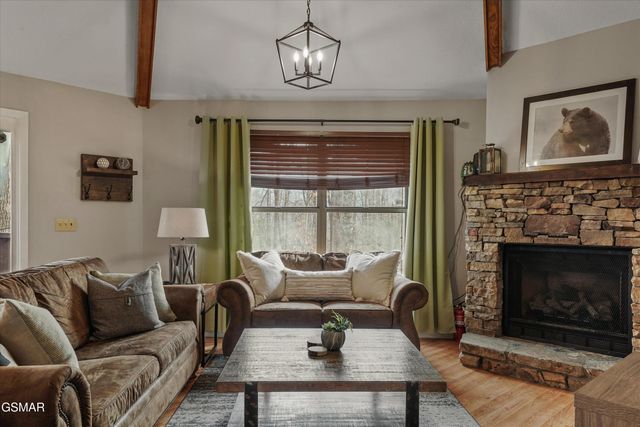 1103 Villa Lane, Gatlinburg, TN 37738