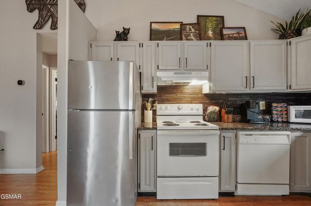 1103 Villa Lane, Gatlinburg, TN 37738