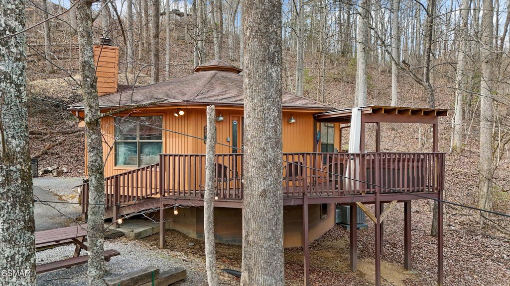 1103 Villa Lane, Gatlinburg, TN 37738