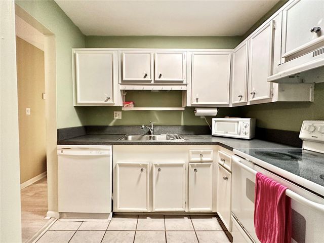 2834 SW 14TH DRIVE 305, Gainesville, FL 32608