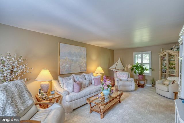 112 TALL PINES RD, Newark, DE 19713