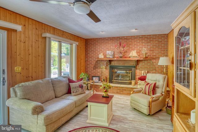 112 TALL PINES RD, Newark, DE 19713