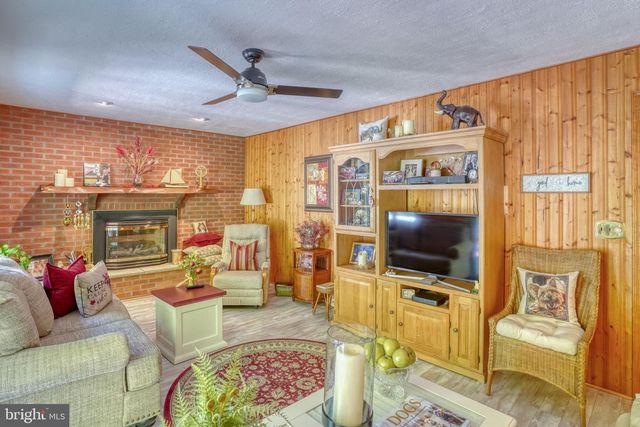 112 TALL PINES RD, Newark, DE 19713