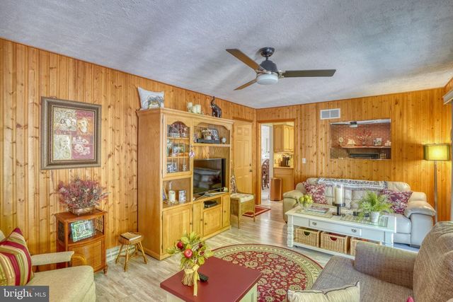 112 TALL PINES RD, Newark, DE 19713
