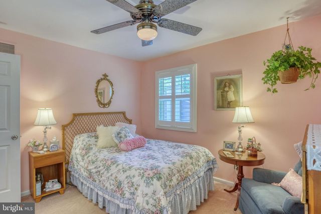 112 TALL PINES RD, Newark, DE 19713