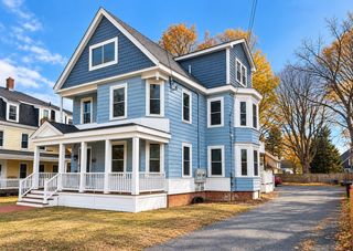 123 Elm St 3, Amesbury, MA 01913