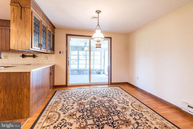 33 ONYX LN, Gilbertsville, PA 19525