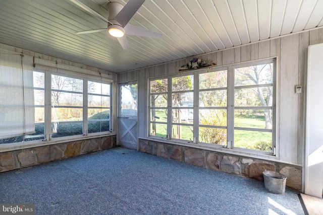 33 ONYX LN, Gilbertsville, PA 19525