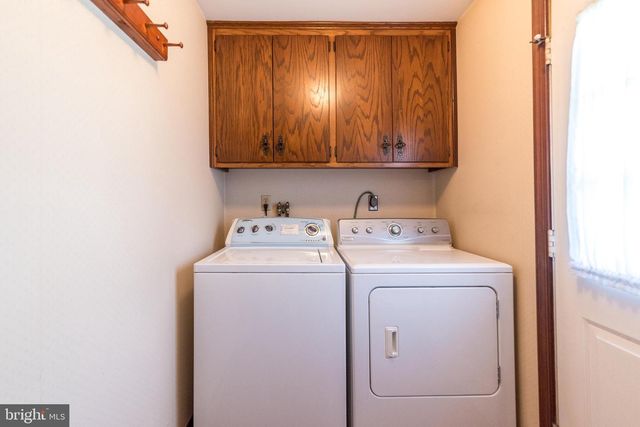 33 ONYX LN, Gilbertsville, PA 19525