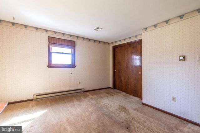 33 ONYX LN, Gilbertsville, PA 19525