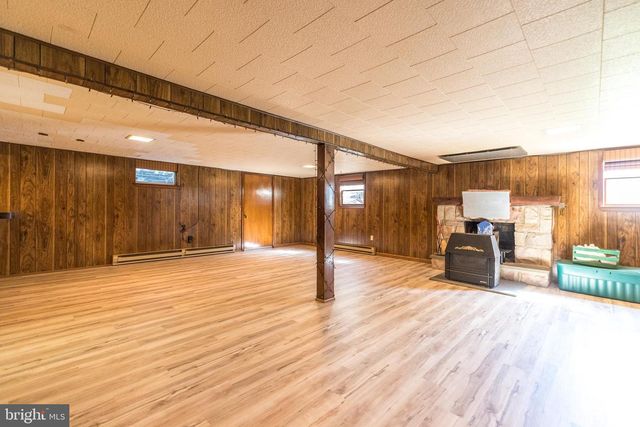33 ONYX LN, Gilbertsville, PA 19525