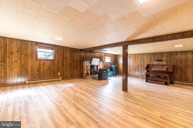 33 ONYX LN, Gilbertsville, PA 19525