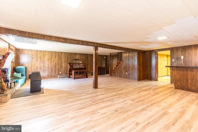 33 ONYX LN, Gilbertsville, PA 19525
