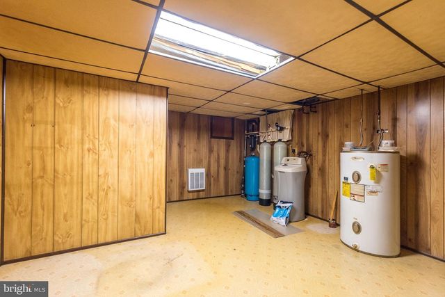 33 ONYX LN, Gilbertsville, PA 19525