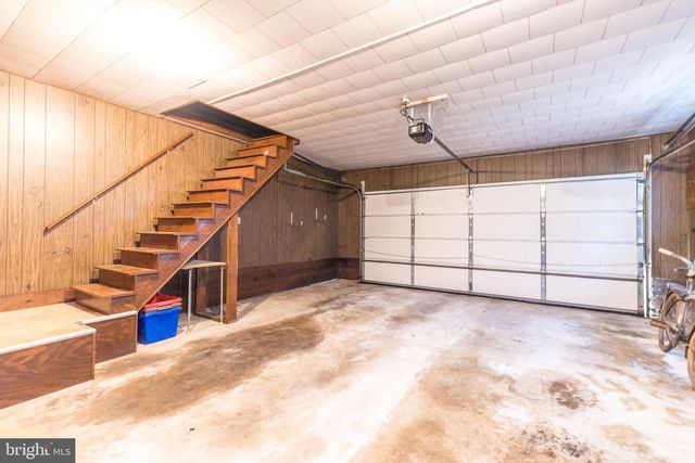 33 ONYX LN, Gilbertsville, PA 19525