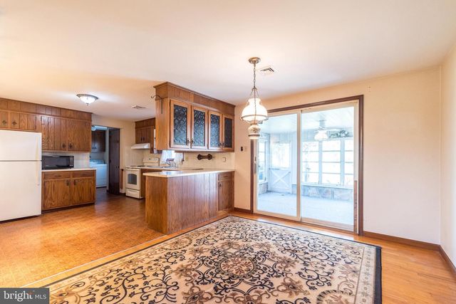 33 ONYX LN, Gilbertsville, PA 19525