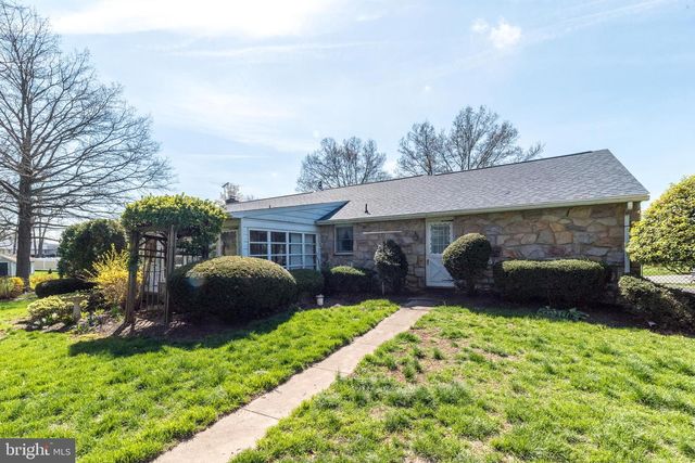 33 ONYX LN, Gilbertsville, PA 19525