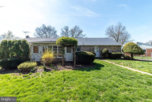 33 ONYX LN, Gilbertsville, PA 19525