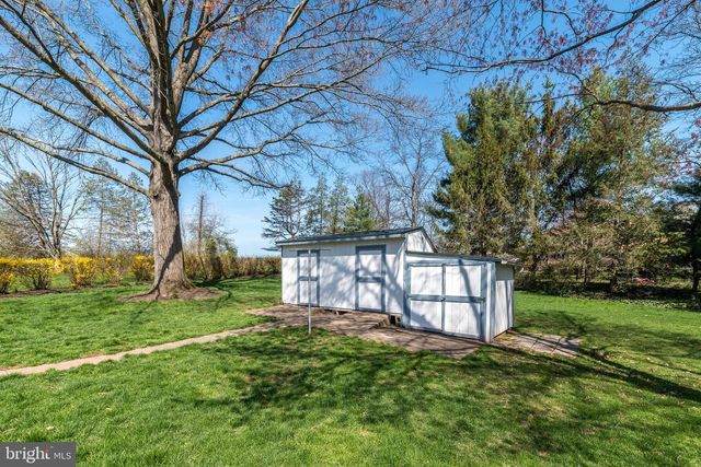 33 ONYX LN, Gilbertsville, PA 19525