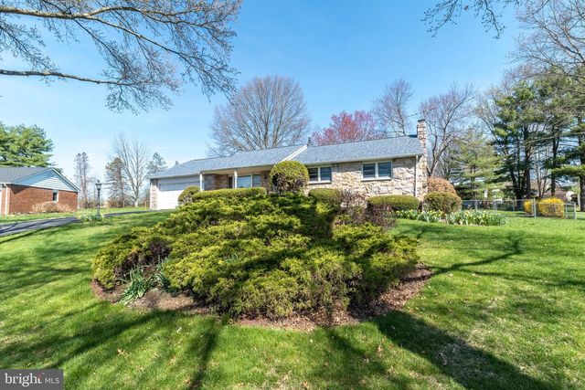 33 ONYX LN, Gilbertsville, PA 19525