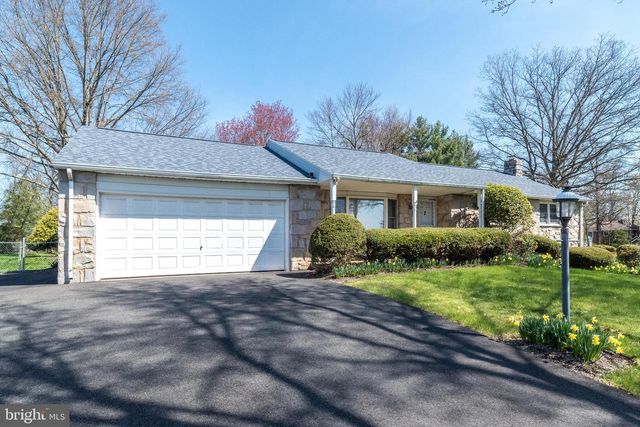33 ONYX LN, Gilbertsville, PA 19525